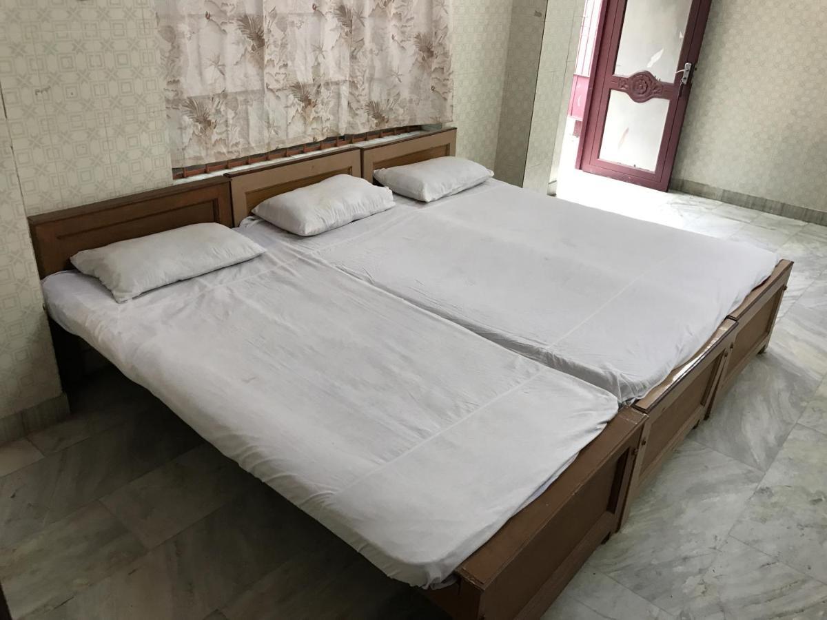 Sr Mahal & Lodge Kumbakonam Buitenkant foto