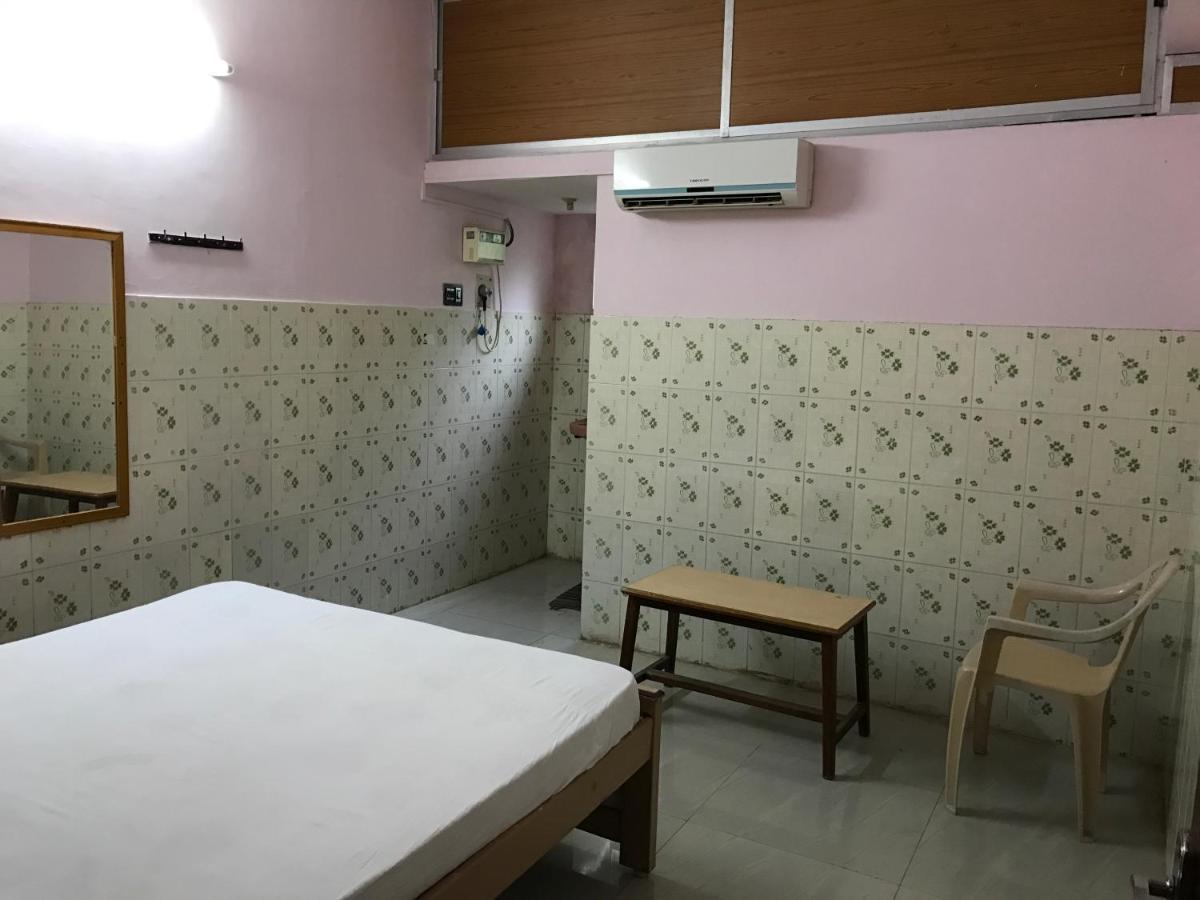 Sr Mahal & Lodge Kumbakonam Buitenkant foto